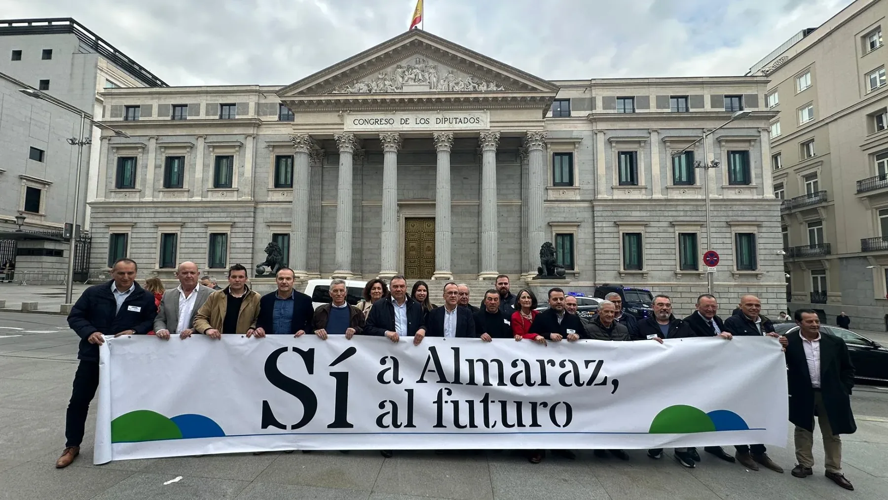 Representantes de Sí a Almaraz, Sí al Futuro ante el Congreso de los Diputados
