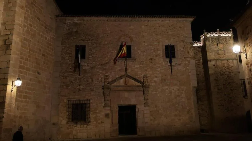 Edificio histórico de Extremadura apagado durante la movilización por Almaraz