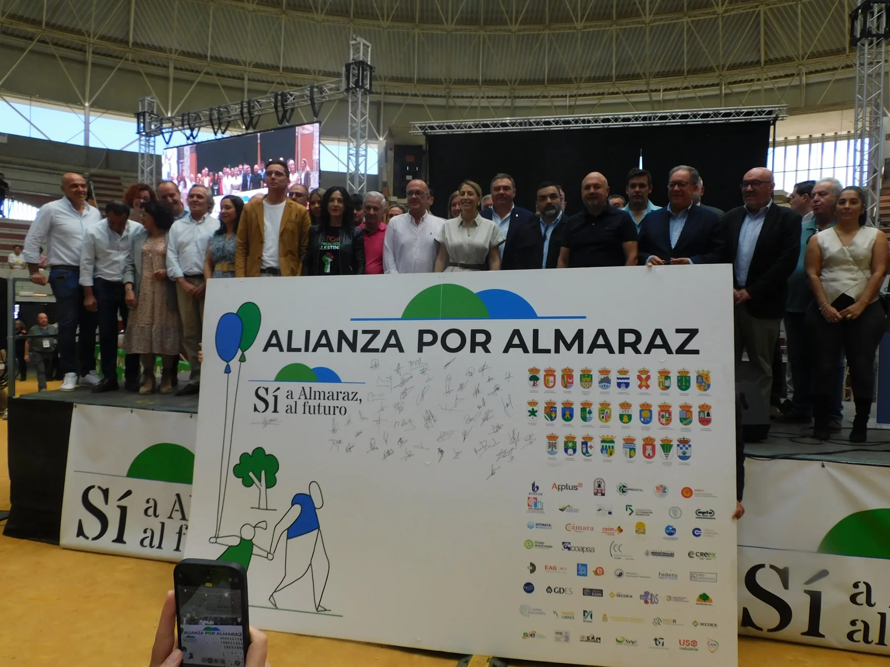 Foto de familia de la Alianza por Almaraz