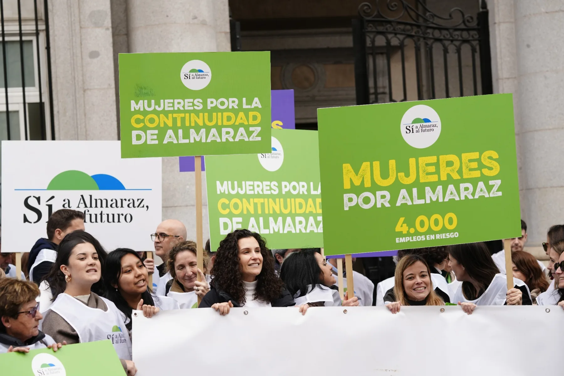 Mujeres por Almaraz ante el Ministerio de Igualdad