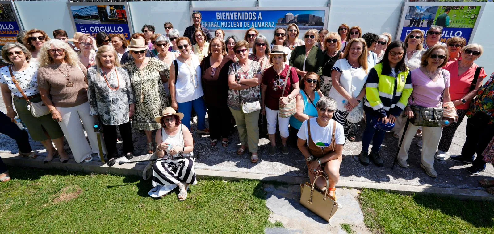 Mujeres por Almaraz visita la Central Nuclear de Almaraz